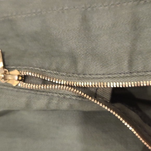 7 for all mankind Skinny Green Denim.jesns with zippers down the leg - Picture 6 of 9